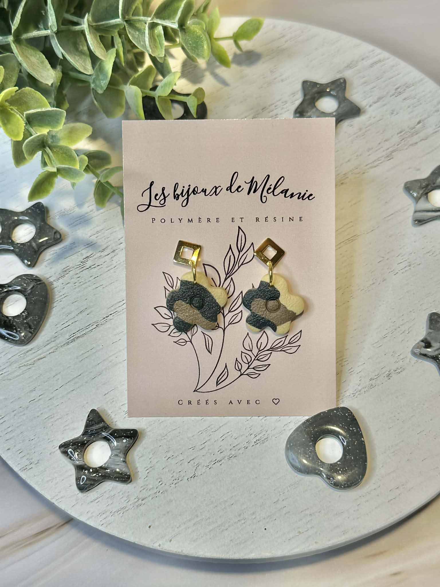 Boucles d'oreilles fleurs pendantes léopard - Fait main