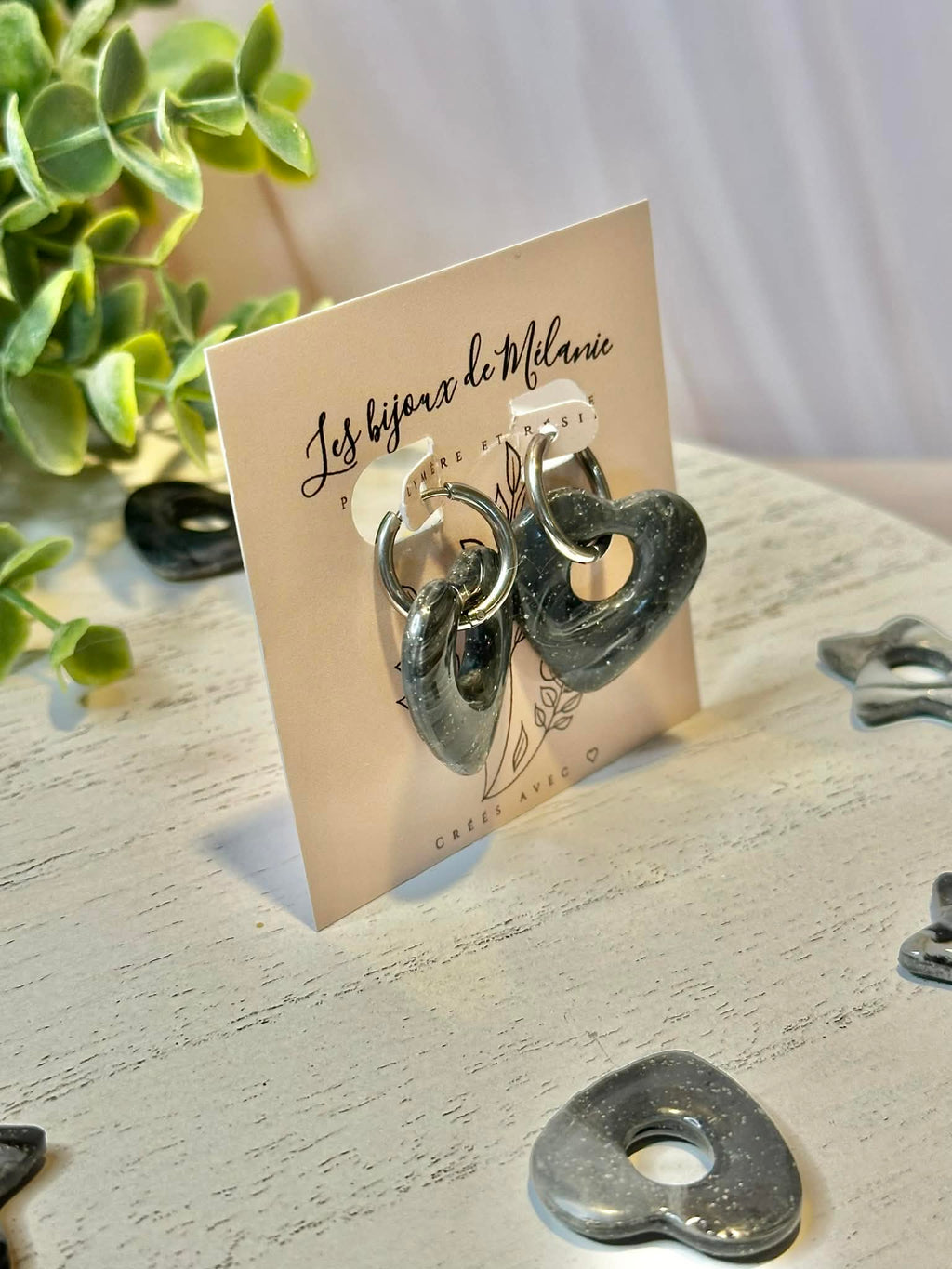 Boucles d'oreilles cœurs gris noir - Créoles hypoallergéniques