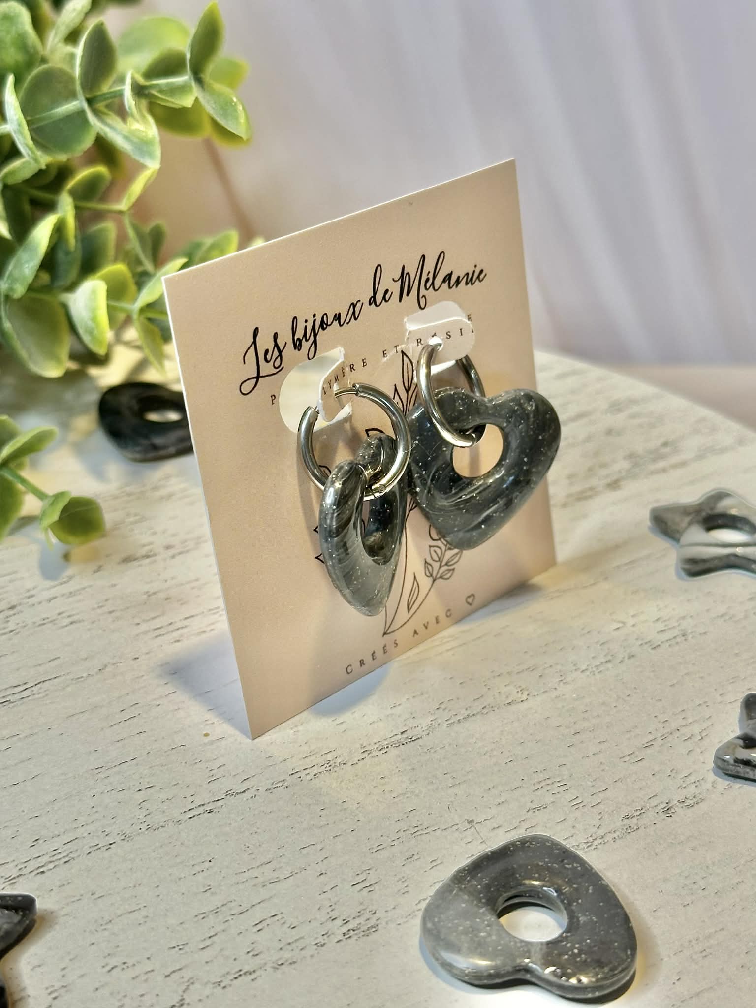 Boucles d'oreilles cœurs gris noir - Créoles hypoallergéniques