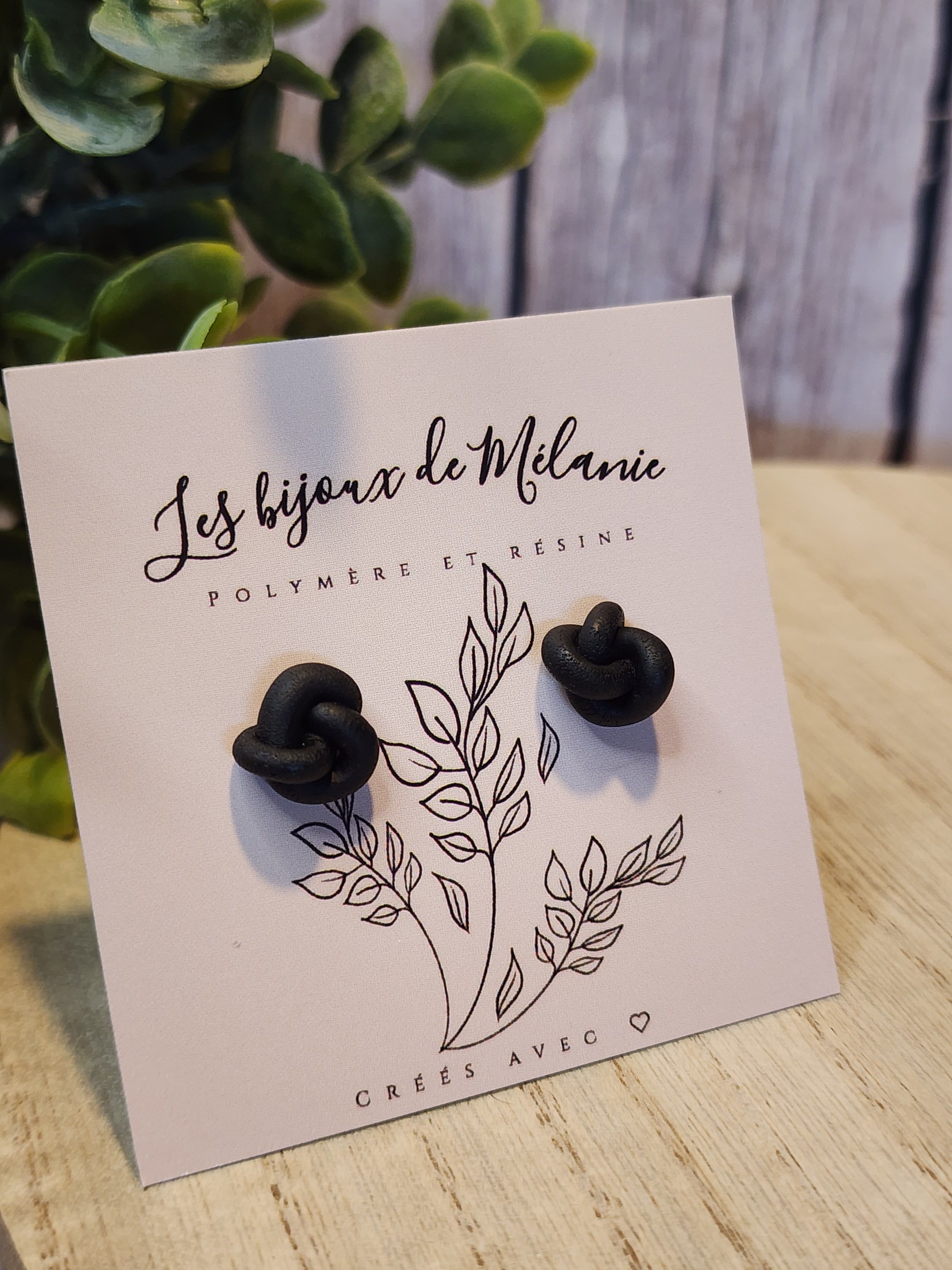 Clous d'oreilles tressés noirs - Acier hypoallergénique artisanal