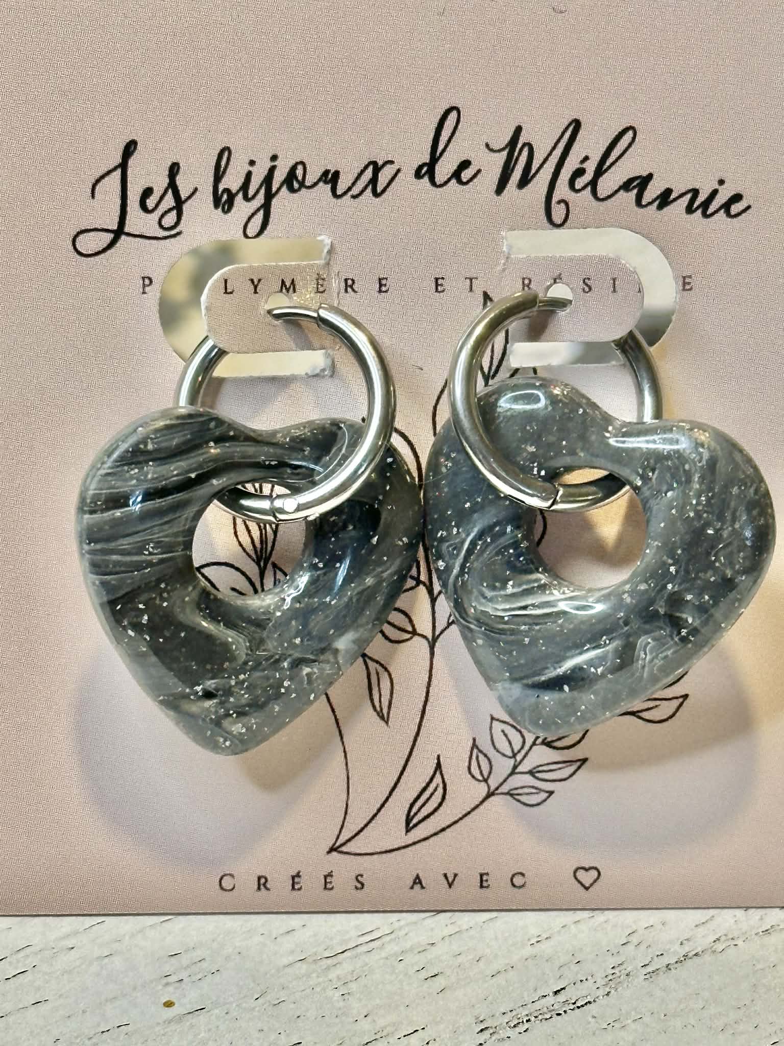 Boucles d'oreilles cœurs gris noir - Créoles hypoallergéniques